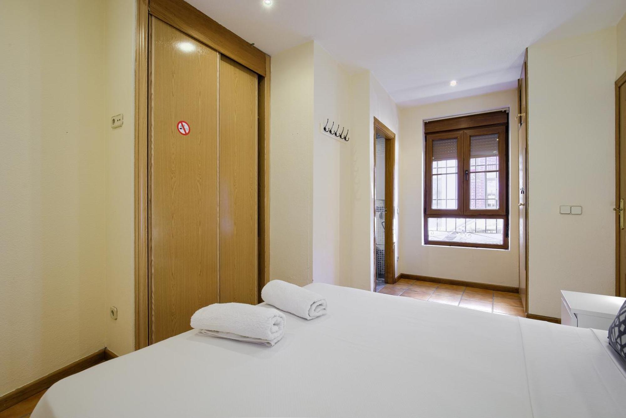 Casona 44 - Apartamento Para 2 Con Wifi, Ac Y Patio Exterior Alcalá de Henares Екстериор снимка