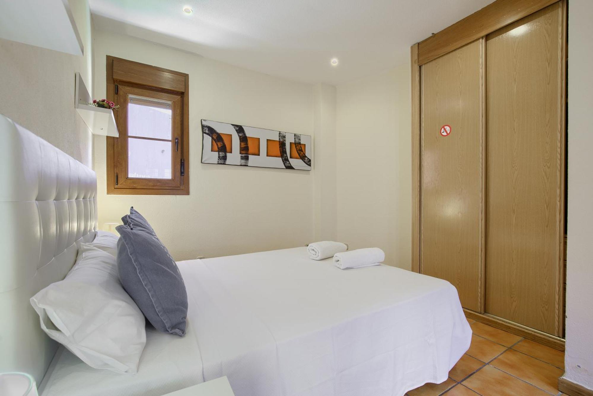 Casona 44 - Apartamento Para 2 Con Wifi, Ac Y Patio Exterior Alcalá de Henares Екстериор снимка
